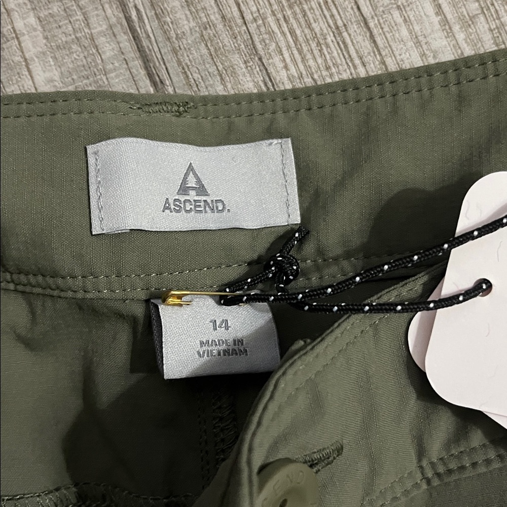 Ascend Women’s Sage Cargo Pants - Picture 5 of 11